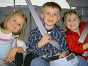 enfants-en-voiture